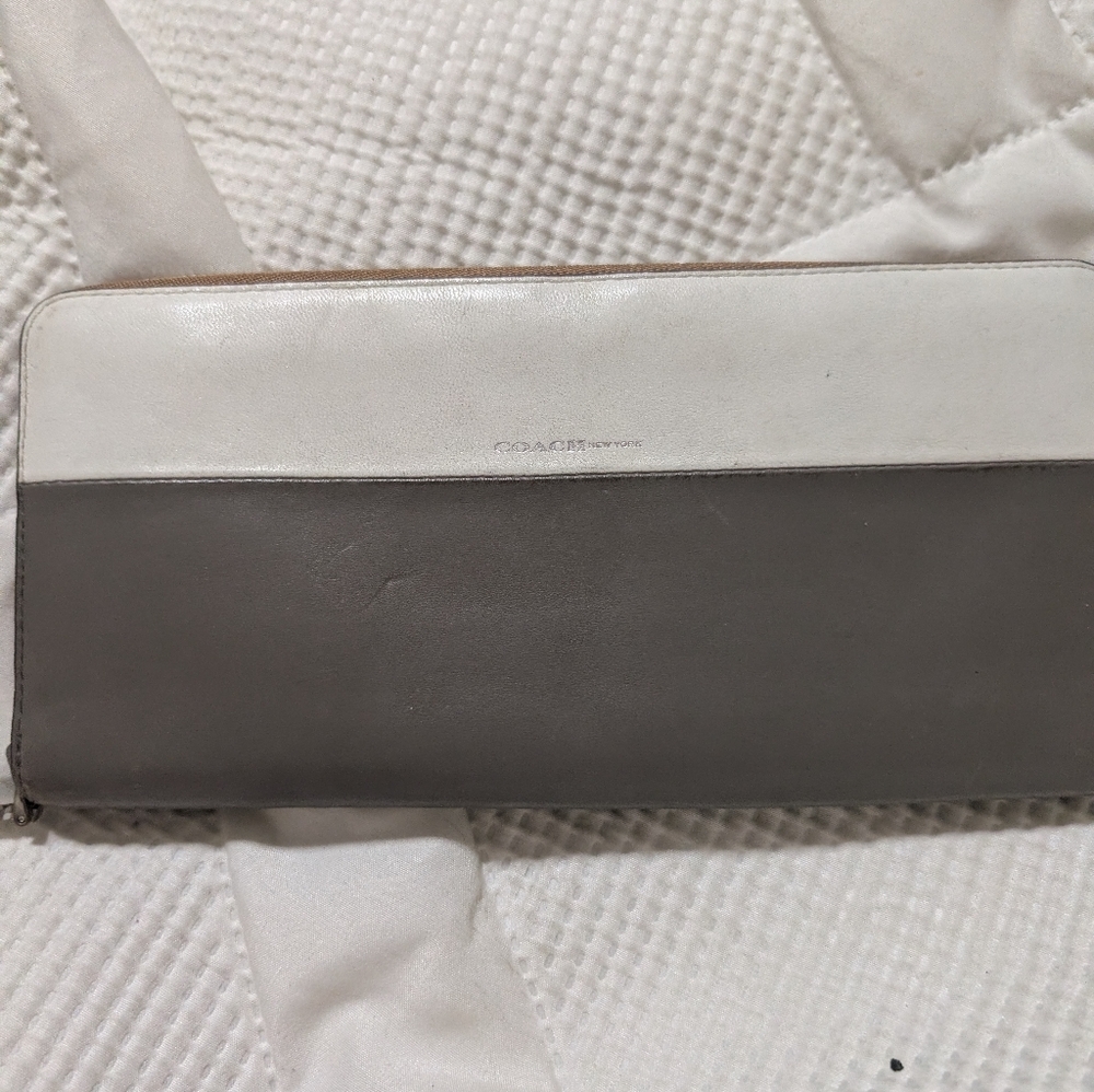 Coach Burough Two-Tone White and Gray (Putty) Leather Zip Wallet